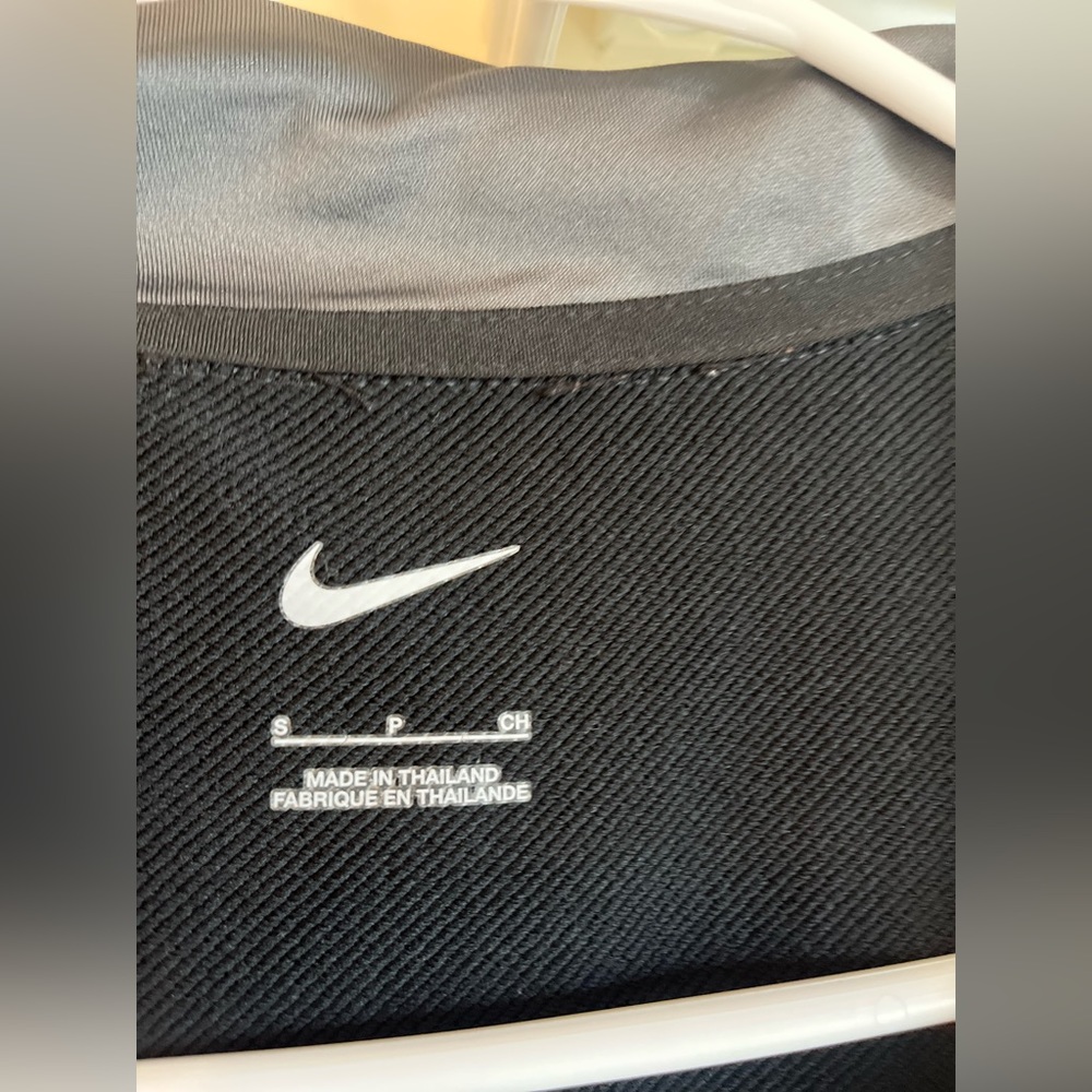 Nike pull over - Picture 2 of 2